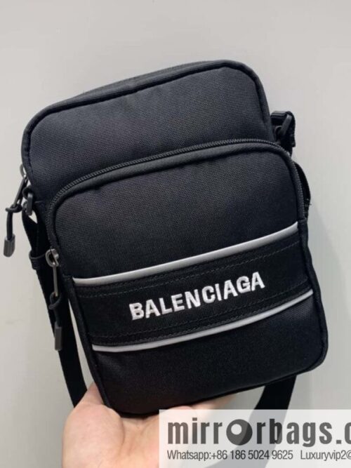 wsxc1697563772390_0-800x8001nlxunccbba41972_20250718023806.jpg Balenciaga Balenciaga, the latest messenger bag 638657.