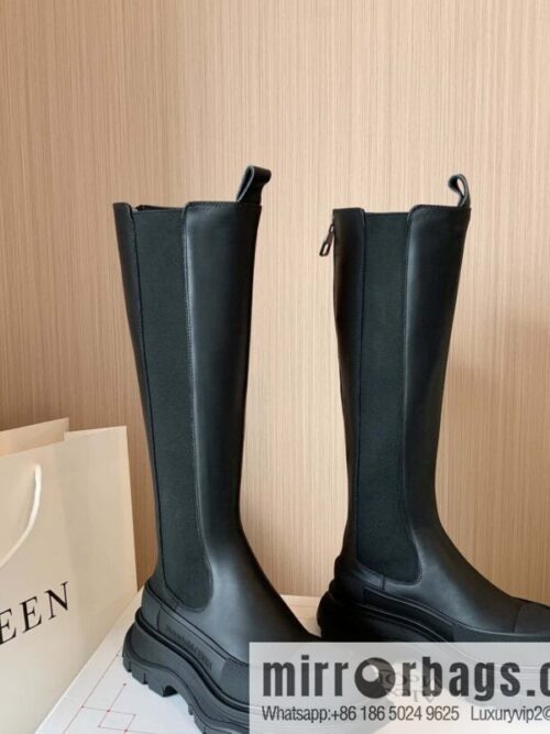 wsxc1697641885569_5-800x800p0bdchotxyl157126_20250705130957.jpg Alexander McQueen Alexander McQueen, thick-soled glossy knight boots