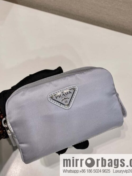 wsxc1698265007657_2-800x800pgfyog4jinc39351_20250718020544.jpg PRADA Re-Nylon Recycled Nylon Small Hand Bag 1NA339