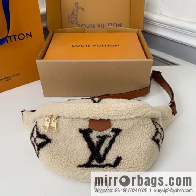 LV M23715 BUMBAG fanny pack