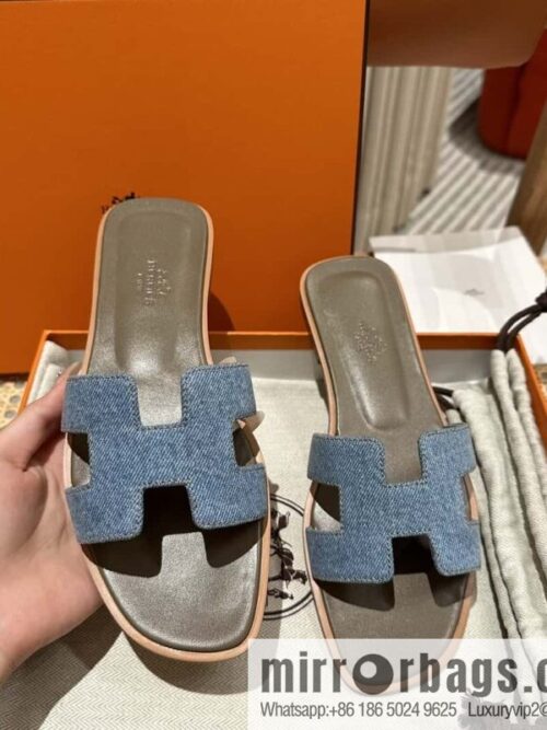 wsxc1703794049963_2-800x800id0wm3b3e4z124192_20250702180840.jpg Hermes, classic slippers.