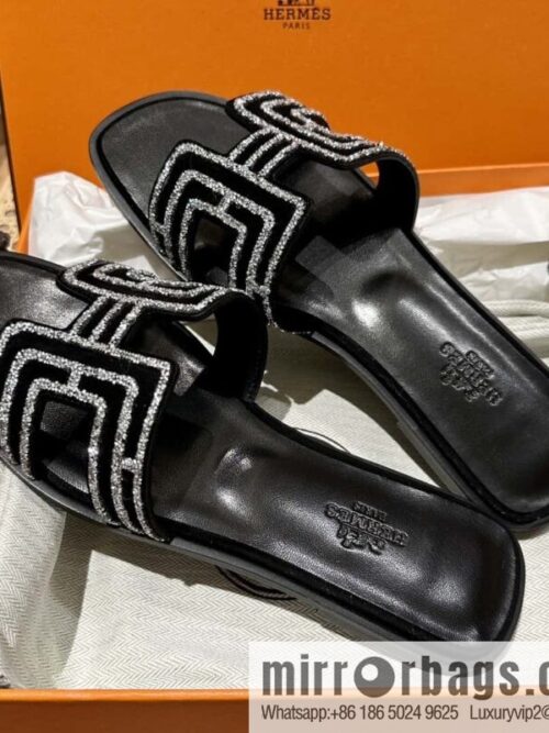 wsxc1709921972681_1-800x80014aaxte2qny118912_20250702142423.jpg Hermès Spring/Summer 2022 New H Slippers