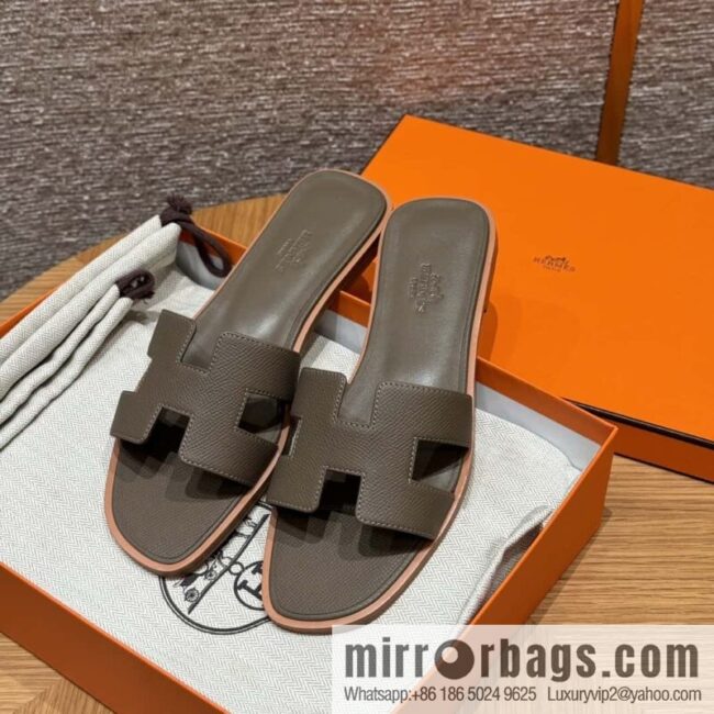 wsxc1711375251641_0-800x800ptronbw0f4s117859_20250702135513.jpg Hermès slippers