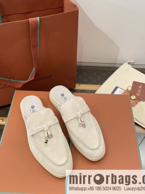 wsxc1711471509407_1-800x800nml012jd3ip110353_20250702080959.jpg 𝐋𝐨𝐫𝐨 𝐏𝐢𝐚𝐧𝐚|| Muller half-shoes, pearl gray