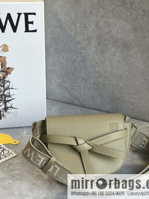 wsxc1720280790759_0-800x800sw5vxftdf0s184093_20250708203658.jpg LOEWE upgraded letter wide shoulder strap saddle bag MiniGateDual handbag 0672