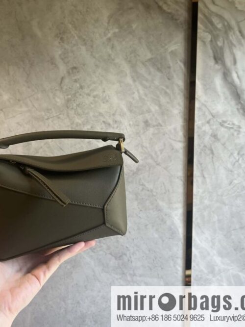 wsxc1720691766302_0-800x800uy0wl3tt523180835_20250708185812.jpg LOEWE new practice mini shoulder strap adjustable puzzle geometric pack 0680 khaki green 18CM