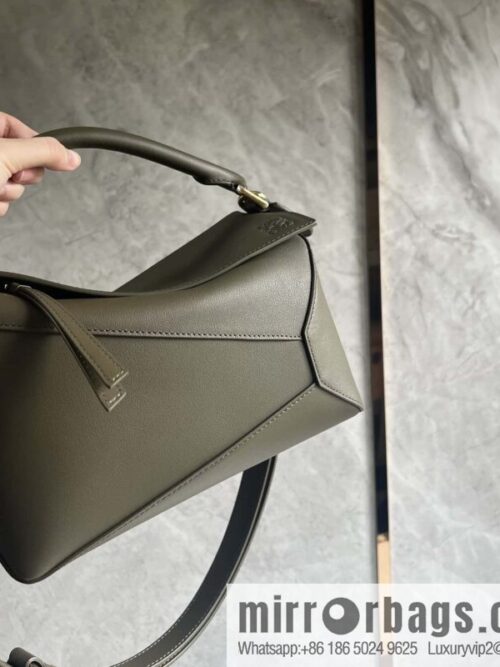 wsxc1720692027013_0-800x800iduqnya1rae180818_20250708185741.jpg LOEWE new practice mini shoulder strap adjustable puzzle geometric pack 0681 khaki green 24CM