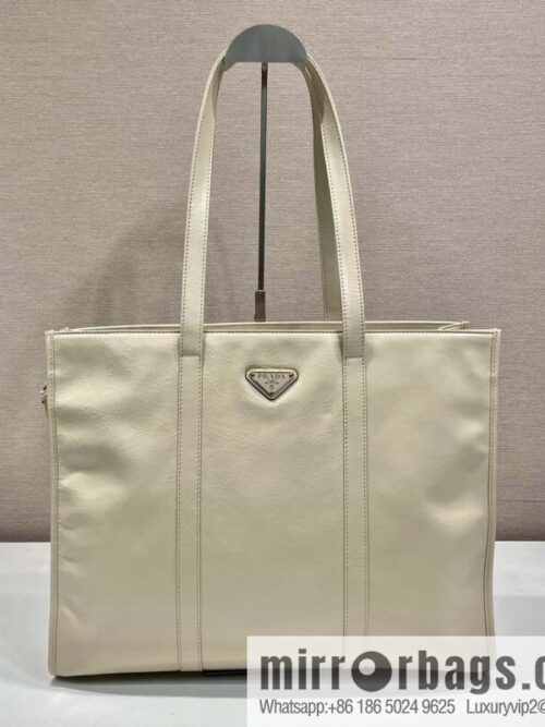 wsxc1726229669043_0-800x800ilqxltcvqaq164488_20250705180237.jpg PRADA 🎉 oil wax tote bag 🎉 1BG460 lime