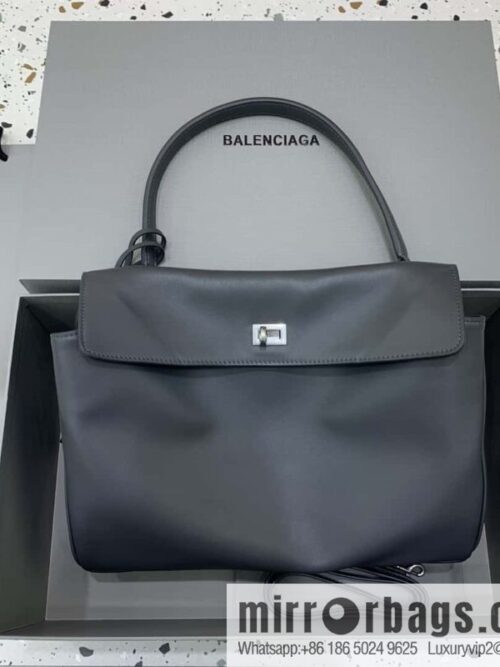 wsxc1741013177883_0-800x800rpl3urn0fef84117_20250701210011.jpg [Large premium gray silver buckle 】 𝐁𝐀𝐋𝐄𝐍𝐂𝐈𝐀𝐆𝐀 𝐑𝐎𝐃𝐄𝐎 𝐁𝐀𝐆 series handbag model number: 78972