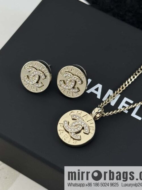 wsxc1751911586803_5-800x800nhfdes4115e174879_20250708144730.jpg ❗️New ❗️ ☀️ new ☑️ Chanel double c button necklace stud earrings ☀️
