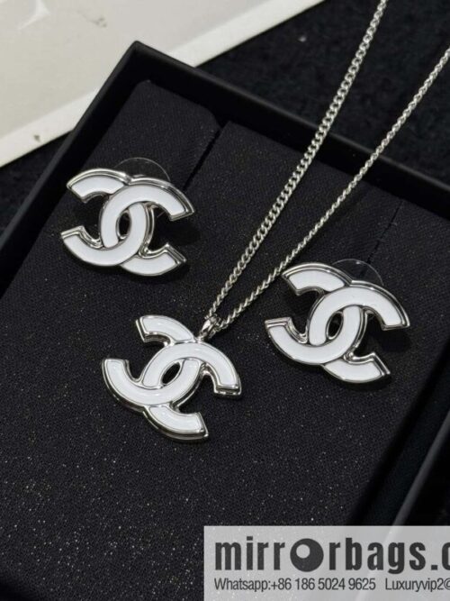 wsxc1751911628144_0-800x800aygamzsdisy174777_20250708144446.jpg ❗️New ❗️ ☀️ New ☑️ Chanel White Double C Necklace Earrings ☀️